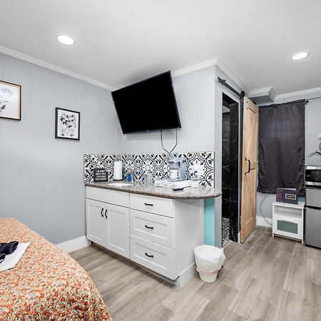 Charming Urban Studio Near Rice University & Museum District Хьюстон Экстерьер фото