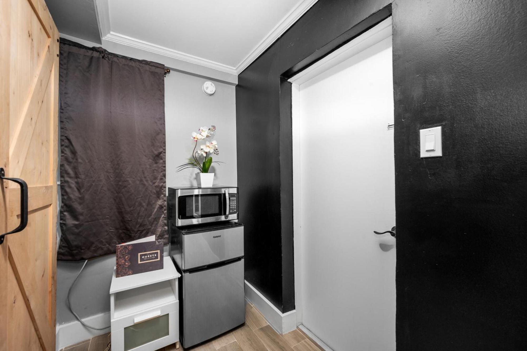 Charming Urban Studio Near Rice University & Museum District Хьюстон Экстерьер фото