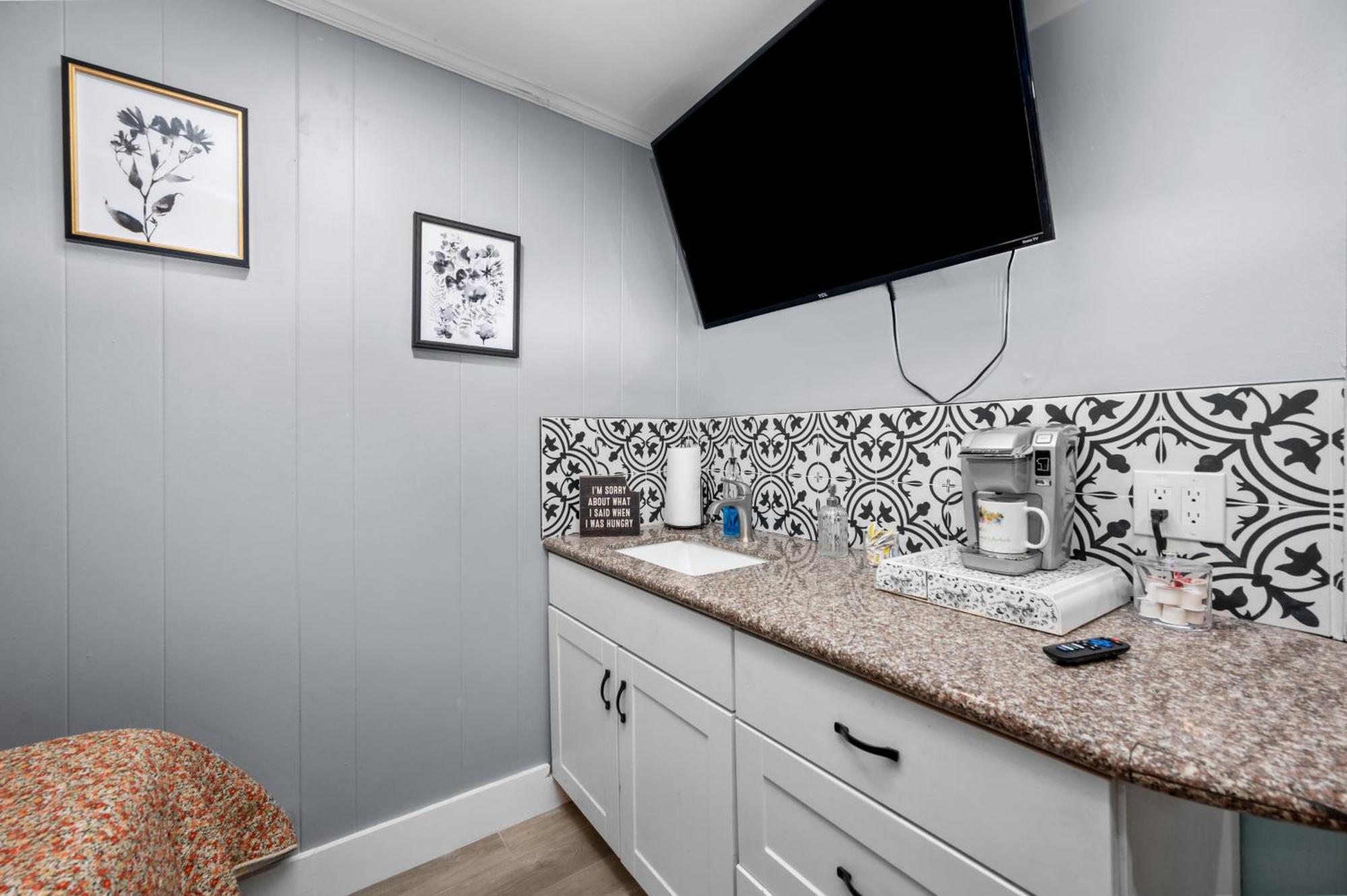 Charming Urban Studio Near Rice University & Museum District Хьюстон Экстерьер фото